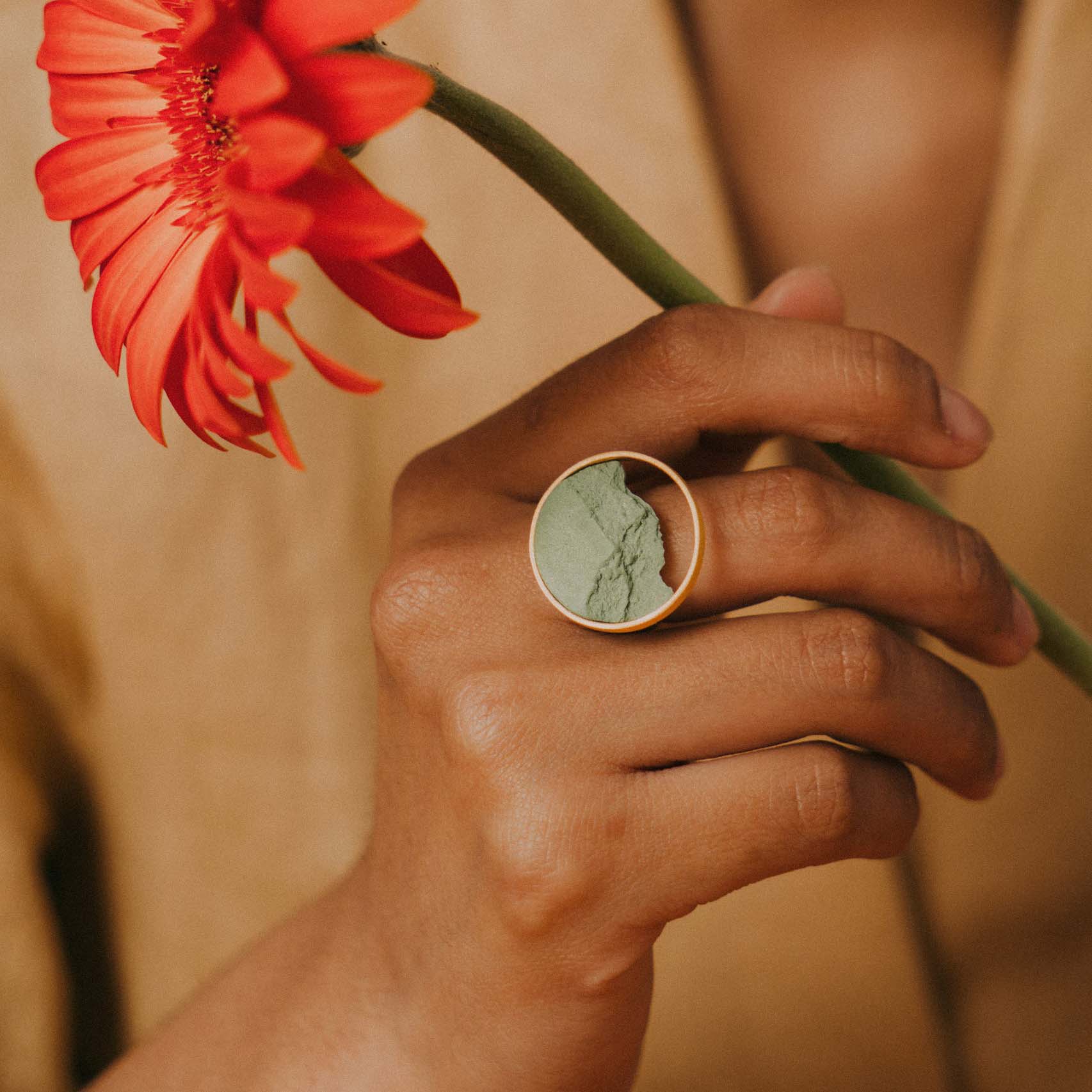 Anillo Circular Dorado