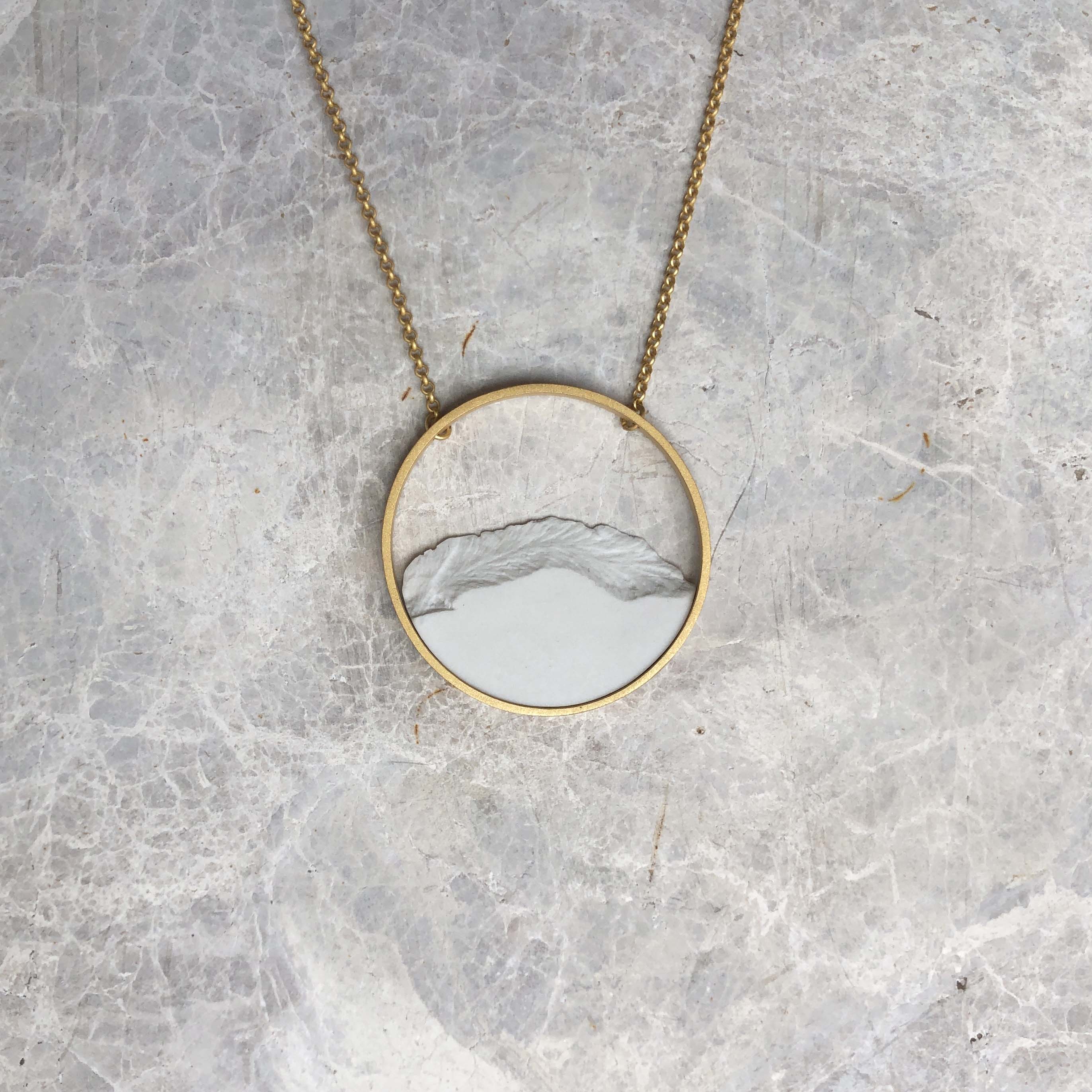 Collar Circular Dorado