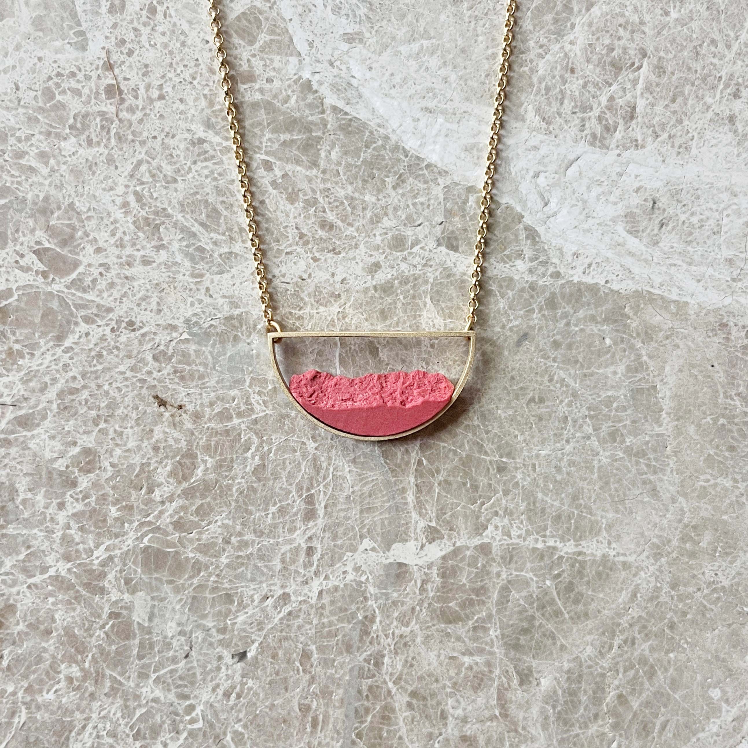 Collar Medialuna Dorado