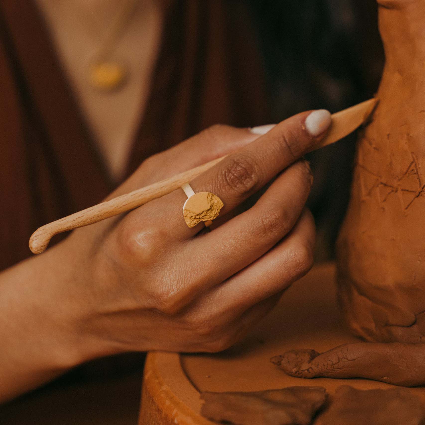 Anillo Curva Mini Dorado