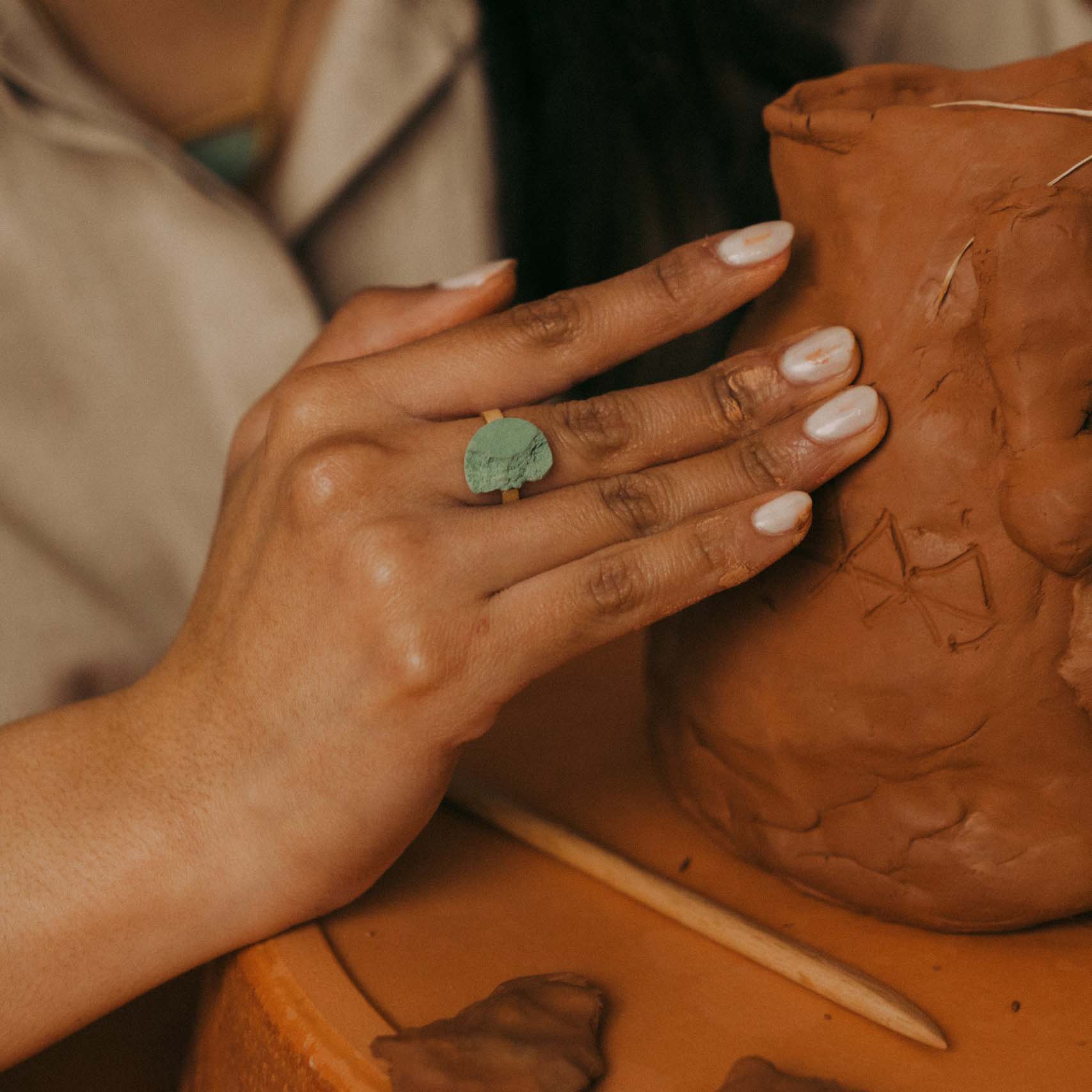 Anillo Curva Mini Dorado