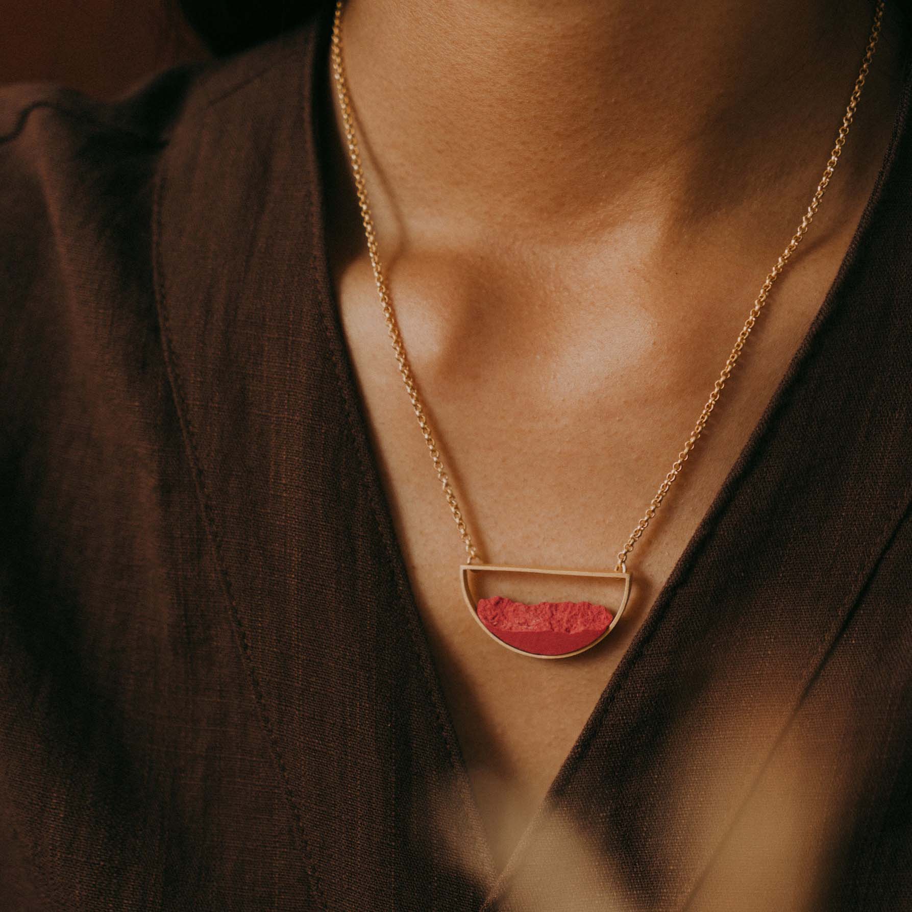 Collar Medialuna Dorado